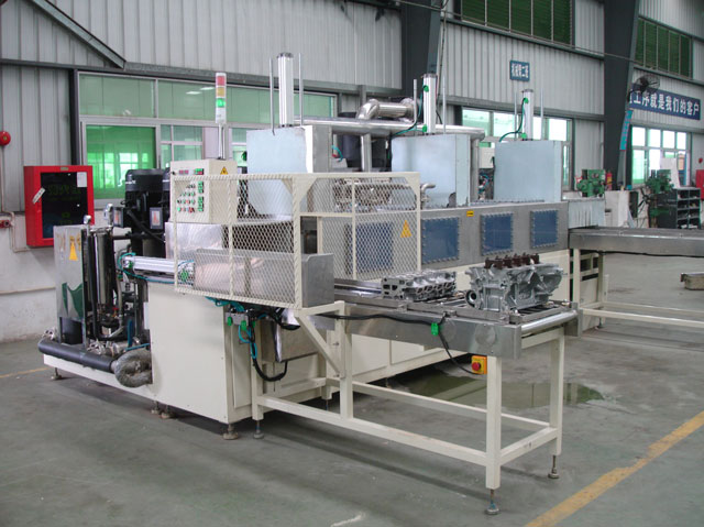 HR-發(fā)動機(jī)部件步進(jìn)式定點(diǎn)定位噴淋清洗機(jī)